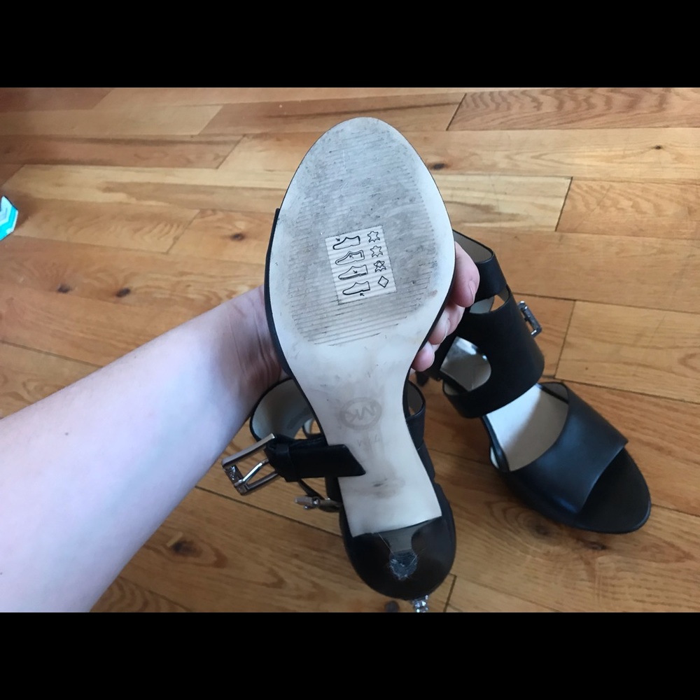 MICHAEL Michael Kors Adjustable buckle strap heels - Picture 3 of 3